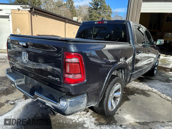 2020 Ram 1500 Limited with VIN 1C6SRFHT5LN165623, listed as a IAAI auction lot 41805735 with 116,370 mi miles. Bid and sale history available at carsss.com. Image 4.