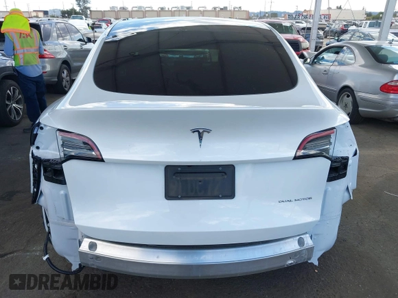 2024 Tesla Model Y Long Range with VIN 7SAYGDEE5RA222333, listed as a IAAI auction lot 41944404 with 12,176 mi miles. Bid and sale history available at carsss.com. Image 17.
