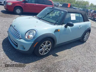 2014 MINI Convertible с VIN WMWZN3C51ET569556, выставлен на аукционе IAAI как лот 42176151 с пробегом 158 846 миль миль и . История ставок и продаж доступна на DreamBid. Изображение 2.