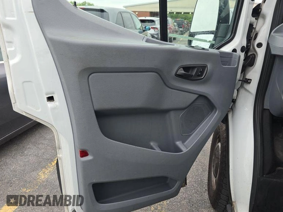 2018 Ford Transit with VIN 1FTYE1YM9JKB51975, listed as a IAAI auction lot 42729136 with 48,562 mi miles and . Bid and sale history available at DreamBid. Image 25.