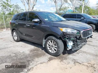 2019 Kia Sorento LX with VIN 5XYPG4A32KG538030, listed as a IAAI auction lot 41628882 with 120,392 mi miles. Bid and sale history available at carsss.com. Image 1.