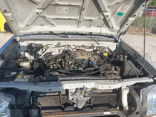 2001 Nissan Frontier XE с VIN 1N6ED27Y31C371233, выставлен на аукционе IAAI как лот 42510422 с пробегом 242 417 миль миль и . История ставок и продаж доступна на DreamBid. Изображение 10.