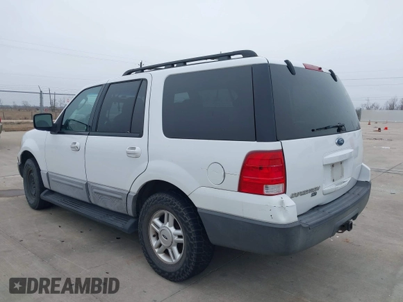 2005 Ford Expedition Special Service with VIN 1FMPU15545LA64623, listed as a IAAI auction lot 41430546 with 310,359 mi miles. Bid and sale history available at carsss.com. Image 3.