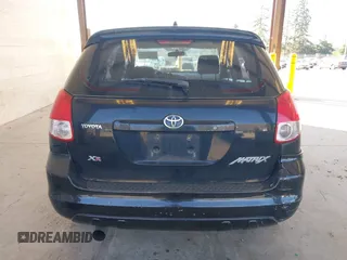 2004 Toyota Matrix Std with VIN 2T1KR32E54C252993, listed as a IAAI auction lot 41703135 with 291,886 mi miles. Bid and sale history available at carsss.com. Image 17.