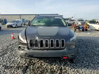 2016 Jeep Cherokee Trailhawk with VIN 1C4PJMBS4GW188840, listed as a Copart auction lot 58760605 with 117,570 mi miles and Salvage title. Bid and sale history available at DreamBid. Image 13.