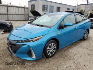2020 Toyota Prius LE with VIN JTDKARFP3L3137757, listed as a Copart auction lot 55695845 with 189,195 mi miles and Salvage Title. Bid and sale history available at DreamBid. Image 1.