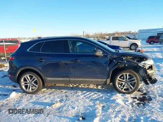 2017 Lincoln MKC Reserve with VIN 5LMTJ3DHXHUL03246, listed as a IAAI auction lot 41300071 with 125,326 mi miles. Bid and sale history available at carsss.com. Image 13.
