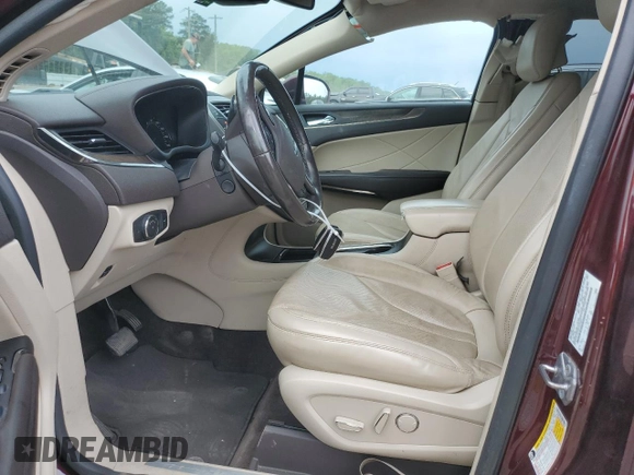 2017 Lincoln MKC Reserve с VIN 5LMCJ3C92HUL04966, выставлен на аукционе Copart как лот 57449045 с пробегом 89 924 миль миль и Списание • Salvage title. История ставок и продаж доступна на DreamBid. Изображение 7.