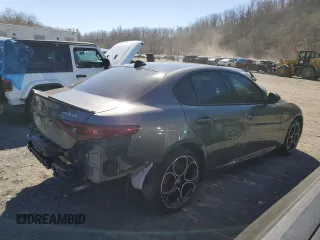 2022 Alfa Romeo Giulia Veloce z VIN ZARFANBN0N7659259, wystawiony jako Copart lot #51036795 z przebiegiem 13 636 mil mil oraz Szkody całkowita. Historia ofert i sprzedaży dostępna na DreamBid. Obrazek 3.