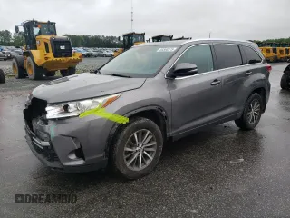 2018 Toyota Highlander SE z VIN 5TDJZRFH9JS528291, wystawiony jako Copart lot #56568275 z przebiegiem 74 619 mil mil oraz Szkoda całkowita • Salvage title. Historia ofert i sprzedaży dostępna na DreamBid. Obrazek 1.