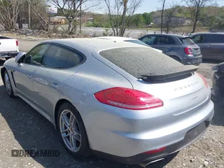 2014 Porsche Panamera z VIN WP0AA2A70EL007514, wystawiony jako IAAI lot #41910398 z przebiegiem 72 434 mil mil oraz . Historia ofert i sprzedaży dostępna na DreamBid. Obrazek 14.