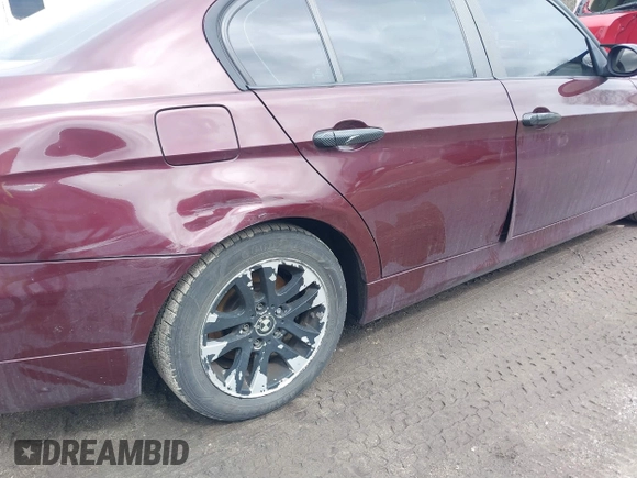 2007 BMW 3 Series 328xi z VIN WBAVC73577KP35907, wystawiony jako IAAI lot #41855762 z przebiegiem 159 594 mil mil oraz . Historia ofert i sprzedaży dostępna na DreamBid. Obrazek 6.