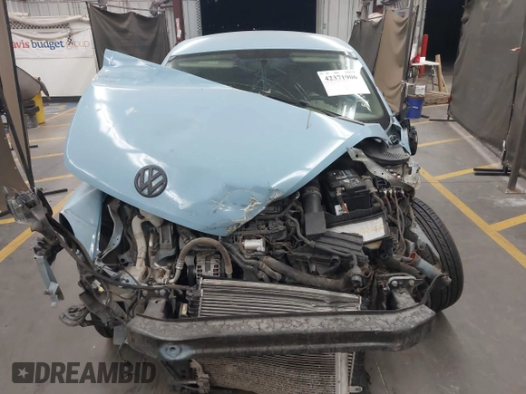 2014 Volkswagen Beetle 1.8T z VIN 3VWJ17AT8EM662235, wystawiony jako IAAI lot #42371906 z przebiegiem 118 173 mil mil oraz . Historia ofert i sprzedaży dostępna na DreamBid. Obrazek 12.