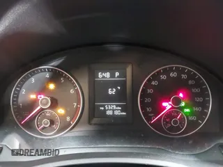 2010 Volkswagen Jetta SE z VIN 3VWRZ7AJ3AM157188, wystawiony jako IAAI lot #41816829 z przebiegiem 188 180 mil mil oraz . Historia ofert i sprzedaży dostępna na DreamBid. Obrazek 7.