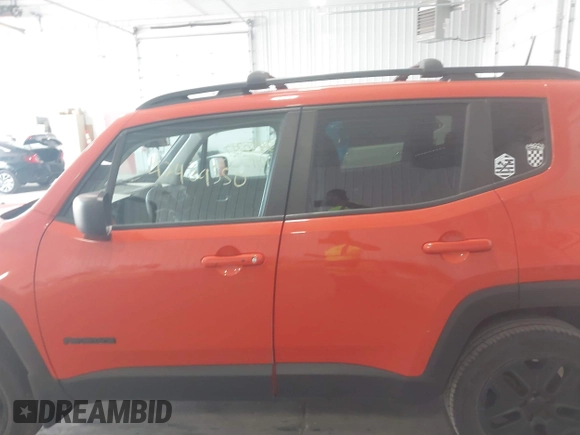 2018 Jeep Renegade Sport z VIN ZACCJBAB0JPH92670, wystawiony jako IAAI lot #42469550 z przebiegiem Nie podano mil oraz . Historia ofert i sprzedaży dostępna na DreamBid. Obrazek 14.