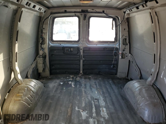 2009 GMC Savana Cargo Van with VIN 1GTFG15X091107882, listed as a Copart auction lot 47825745 with 357,222 mi miles and Salvage Title. Bid and sale history available at carsss.com. Image 10.