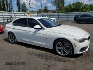 2017 BMW 3 Series 330i z VIN WBA8B9G54HNU49583, wystawiony jako Copart lot #57293115 z przebiegiem 88 174 mil mil oraz Nie do naprawy • Non repairable. Historia ofert i sprzedaży dostępna na DreamBid. Obrazek 4.
