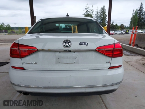 2016 Volkswagen Passat SE z VIN 1VWBT7A32GC057162, wystawiony jako IAAI lot #42287908 z przebiegiem 32 127 mil mil oraz . Historia ofert i sprzedaży dostępna na DreamBid. Obrazek 17.