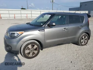 2019 Kia Soul z VIN KNDJN2A24K7672817, wystawiony jako Copart lot #54296525 z przebiegiem 107 338 mil mil oraz Nie do naprawy • Non repairable. Historia ofert i sprzedaży dostępna na DreamBid. Obrazek 1.