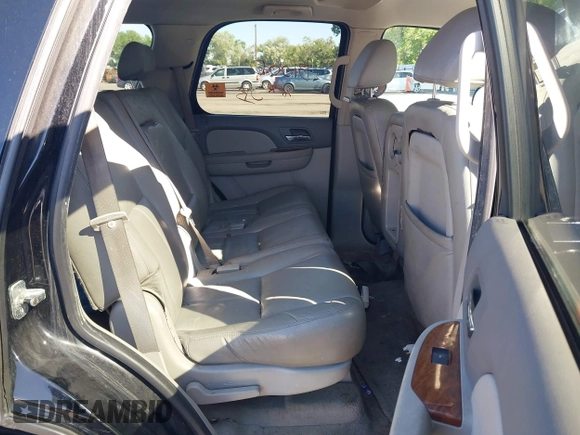 2007 GMC Yukon SLT z VIN 1GKFK13047J289558, wystawiony jako IAAI lot #42315709 z przebiegiem Nie podano mil oraz . Historia ofert i sprzedaży dostępna na DreamBid. Obrazek 8.