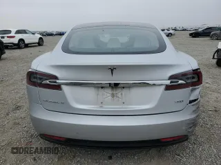 2018 Tesla Model S 75D z VIN 5YJSA1E25JF282919, wystawiony jako Copart lot #60255745 z przebiegiem 94 066 mil mil oraz Szkoda całkowita • Salvage title. Historia ofert i sprzedaży dostępna na DreamBid. Obrazek 6.