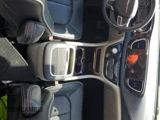 2022 Chrysler Pacifica Limited with VIN 2C4RC3GG4NR101672, listed as a Copart auction lot 66140534 with 26,647 mi miles and Salvage title. Bid and sale history available at DreamBid. Image 8.