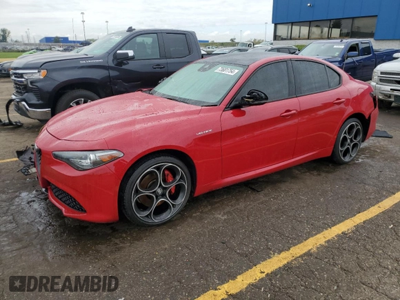 2022 Alfa Romeo Giulia Veloce z VIN ZARFANBN8N7665049, wystawiony jako Copart lot #73681754 z przebiegiem 33 500 mil mil oraz Nie do naprawy • Non repairable. Historia ofert i sprzedaży dostępna na DreamBid. Obrazek 1.