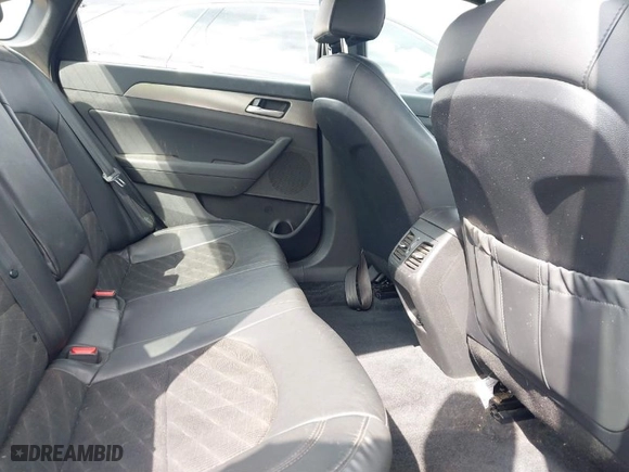2019 Hyundai Sonata Sport with VIN 5NPE34AF2KH735382, listed as a IAAI auction lot 41815754 with 136,432 mi miles. Bid and sale history available at carsss.com. Image 8.