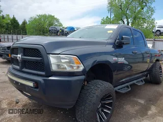 2017 Ram 2500 Tradesman z VIN 3C6UR4CJ1HG748189, wystawiony jako IAAI lot #42077420 z przebiegiem 175 256 mil mil oraz . Historia ofert i sprzedaży dostępna na DreamBid. Obrazek 2.