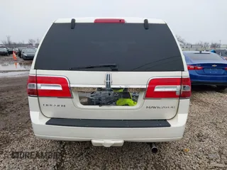2007 Lincoln Navigator z VIN 5LMFU28567LJ13270, wystawiony jako IAAI lot #41537706 z przebiegiem 206 707 mil mil oraz . Historia ofert i sprzedaży dostępna na DreamBid. Obrazek 17.