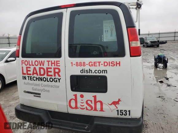 2015 Chevrolet Express Cargo z VIN 1GCWGFCF7F1180265, wystawiony jako Copart lot #44005045 z przebiegiem 332 854 mil mil oraz Czysty tytuł • Clean title. Historia ofert i sprzedaży dostępna na DreamBid. Obrazek 6.