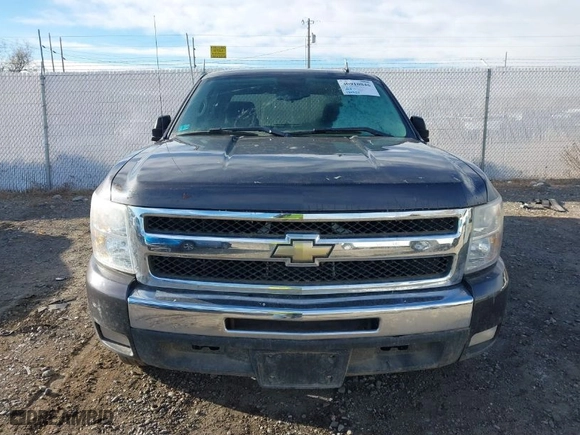 2010 Chevrolet Silverado 1500 LT with VIN 3GCRKSE32AG129922, listed as a IAAI auction lot 40910846 with 122,255 mi miles. Bid and sale history available at carsss.com. Image 13.