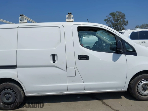 2020 Nissan NV200 SV with VIN 3N6CM0KN3LK704066, listed as a IAAI auction lot 42431310 with 198,481 mi miles and . Bid and sale history available at DreamBid. Image 14.