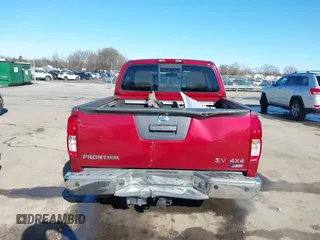 2017 Nissan Frontier SV z VIN 1N6DD0EV5HN768529, wystawiony jako IAAI lot #41252932 z przebiegiem 71 953 mil mil oraz . Historia ofert i sprzedaży dostępna na DreamBid. Obrazek 16.