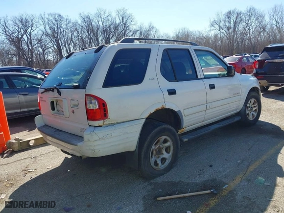 2002 Isuzu Rodeo with VIN 4S2DM58W624304459, listed as a IAAI auction lot 41853398 with 169,313 mi miles. Bid and sale history available at carsss.com. Image 4.
