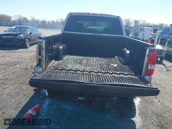 2005 Chevrolet Silverado 1500 LT with VIN 2GCEK13T251371555, listed as a IAAI auction lot 41763568 with 199,491 mi miles and . Bid and sale history available at DreamBid. Image 8.
