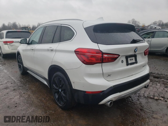 2020 BMW X1 xDrive28i with VIN WBXJG9C00L5P50833, listed as a Copart auction lot 37547123 with 37,039 mi miles. Bid and sale history available at carsss.com. Image 2.