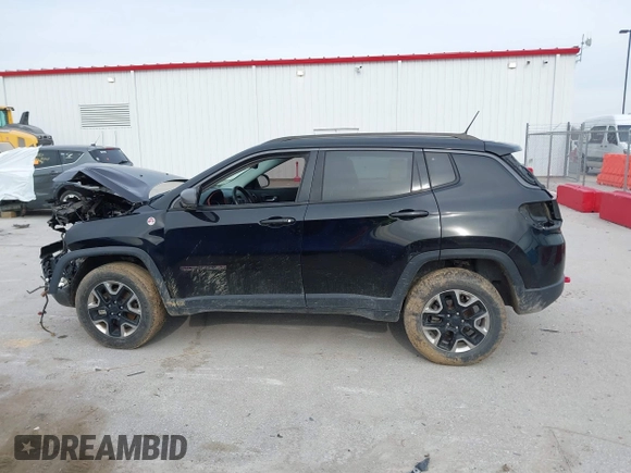 2018 Jeep Compass Trailhawk with VIN 3C4NJDDB6JT442016, listed as a IAAI auction lot 41068443 with 114,579 mi miles and . Bid and sale history available at carsss.com. Image 14.