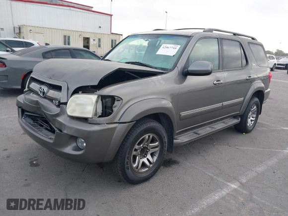 2007 Toyota Sequoia SR5 with VIN 5TDZT34A07S296602, listed as a IAAI auction lot 42067710 with 180,685 mi miles. Bid and sale history available at carsss.com. Image 17.