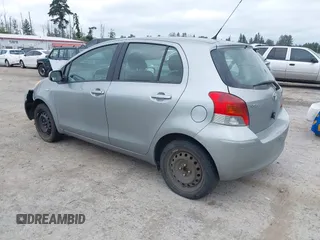2010 Toyota Yaris z VIN JTDKT4K36A5290179, wystawiony jako IAAI lot #42515432 z przebiegiem 101 224 mil mil oraz . Historia ofert i sprzedaży dostępna na DreamBid. Obrazek 3.