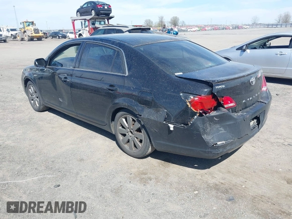 2007 Toyota Avalon XL z VIN 4T1BK36B27U198012, wystawiony jako IAAI lot #41816366 z przebiegiem 276 524 mil mil oraz . Historia ofert i sprzedaży dostępna na DreamBid. Obrazek 3.