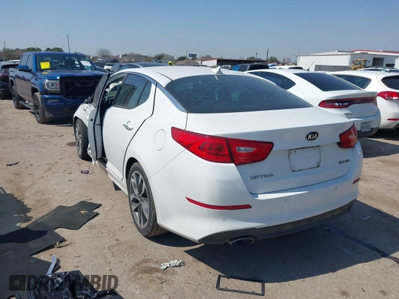 2015 Kia Optima SX with VIN 5XXGR4A73FG487452, listed as a IAAI auction lot 41701755 with 131,922 mi miles and . Bid and sale history available at carsss.com. Image 3.