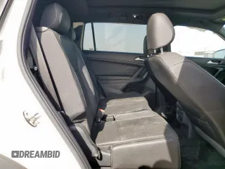 2021 Volkswagen Tiguan SE z VIN 3VV3B7AX9MM003432, wystawiony jako Copart lot #63422315 z przebiegiem 64 531 mil mil oraz Czysty tytuł • Clean title. Historia ofert i sprzedaży dostępna na DreamBid. Obrazek 11.