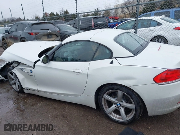 2015 BMW Z4 sDrive28i with VIN WBALL5C59FP557690, listed as a IAAI auction lot 41453980 with 78,641 mi miles. Bid and sale history available at carsss.com. Image 14.