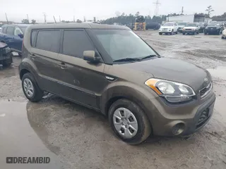 2013 Kia Soul with VIN KNDJT2A51D7506841, listed as a IAAI auction lot 41757317 with 171,439 mi miles. Bid and sale history available at carsss.com. Image 1.