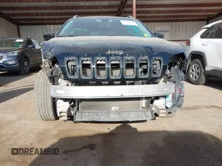 2019 Jeep Cherokee Limited с VIN 1C4PJLDB9KD427679, выставлен на аукционе IAAI как лот 41797126 с пробегом 112 457 миль миль и . История ставок и продаж доступна на DreamBid. Изображение 6.