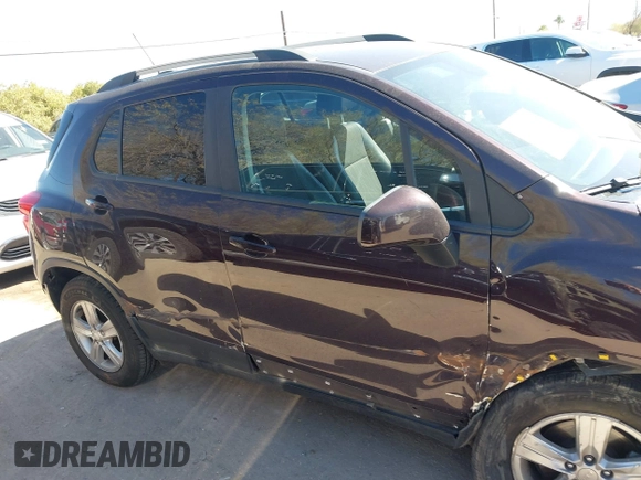 2021 Chevrolet Trax LT with VIN KL7CJPSM4MB364271, listed as a IAAI auction lot 41861337 with 65,930 mi miles. Bid and sale history available at carsss.com. Image 13.
