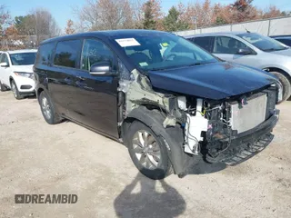 2020 Kia Sedona LX with VIN KNDMB5C13L6617567, listed as a IAAI auction lot 41774812 with 68,500 mi miles. Bid and sale history available at carsss.com. Image 1.