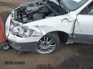 2000 Toyota Avalon XL z VIN 4T1BF28B9YU040456, wystawiony jako IAAI lot #42310333 z przebiegiem 201 596 mil mil oraz . Historia ofert i sprzedaży dostępna na DreamBid. Obrazek 6.