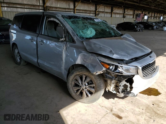 2017 Kia Sedona LX with VIN KNDMB5C17H6226445, listed as a Copart auction lot 52016445 with 173,136 mi miles and Salvage Title. Bid and sale history available at carsss.com. Image 4.